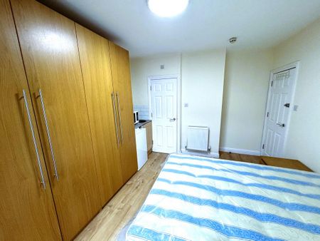 Studio to rent - Photo 3