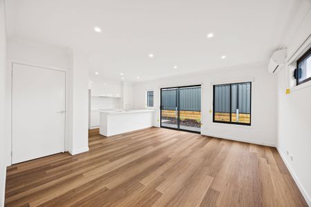 Contemporary Living in Mickleham - Photo 2