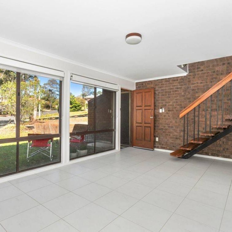 Charming 3-Bedroom Townhouse Near the Beach! - Photo 1