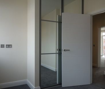 2 bedroom Apartment to rent - Photo 2