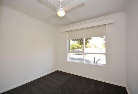 Renovated, spacious ground floor apartment - Photo 4