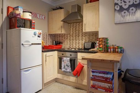 Flat A, 8 St Anns Road, Headingley, Leeds, LS6 3NX - Photo 2