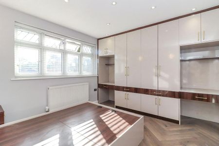 3 bedroom detached house to rent - Photo 3