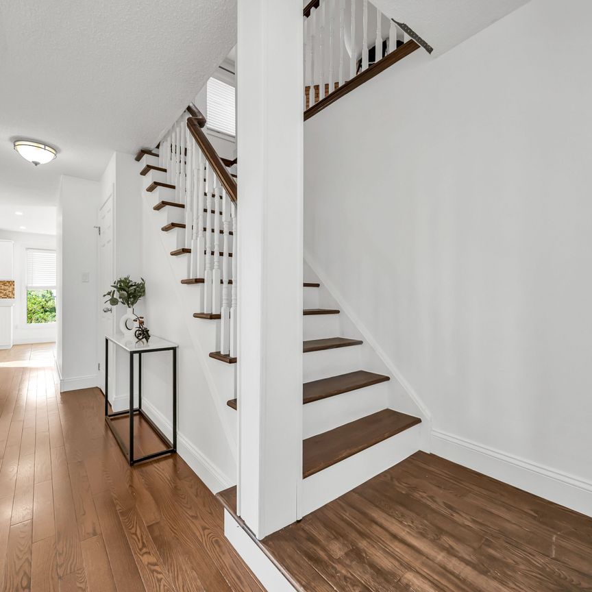 For Lease - 2479 Grindstone Court, Mississauga, Ontario - Photo 1