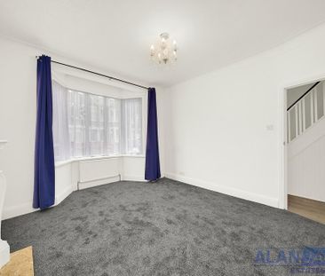 4 bedroom terraced house to rent - Photo 4