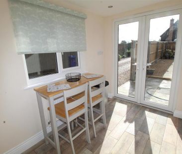 2 bedroom semi-detached house to rent - Photo 4
