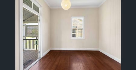 Shorncliffe State School catchment home - Photo 2