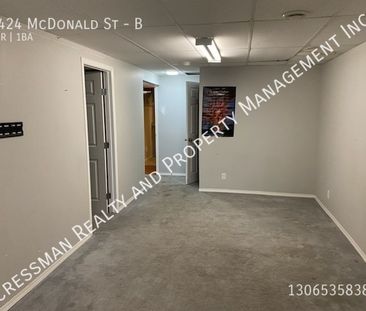 1 Bedroom + Den, 1 Bath Basement Suite - Photo 5