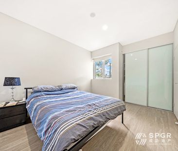 Modern Oversized 3-Bedroom Apartment with Study in the Heart of Car... - Photo 5