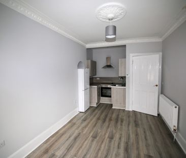 Eastwood Crescent, Thornliebank | £695 Monthly - Photo 4