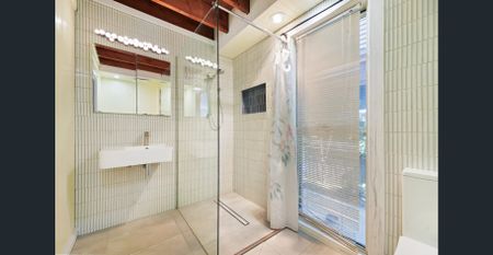 UNIQUE GROUND FLOOR APARTMENT - Photo 3