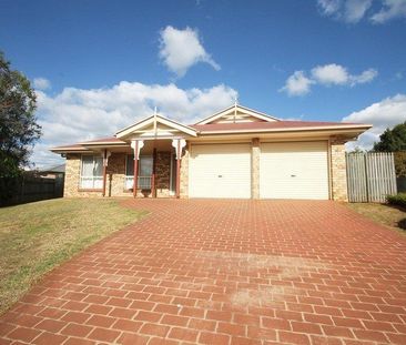 Generous Family Home in Popular Middle Ridge - Photo 3