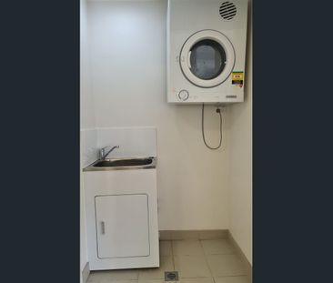 Spacious 1 Bedroom Unit - Photo 5