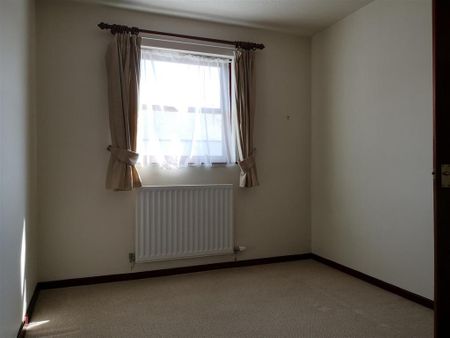 3 bedroom terraced house to rent - Photo 3