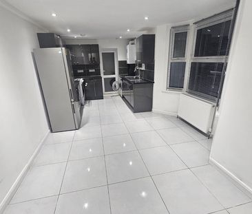 Room in a Shared House, Elsenham Road, E12 - Photo 6