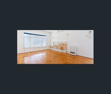 PERFECT LOCATION - Photo 3