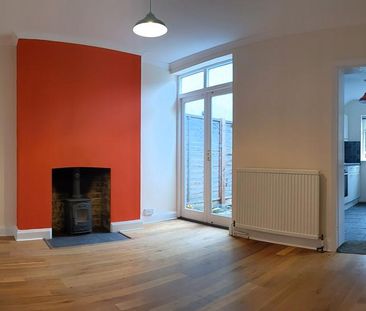 2 bedroom semi-detached house to rent - Photo 5