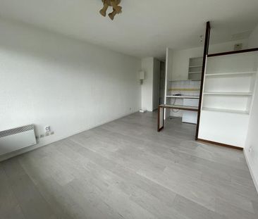 Location Appartement 1 pièce 25m² HEROUVILLE ST CLAIR 14200 - Photo 5