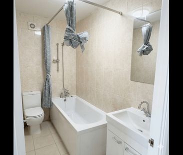 2 Bed Flat, Norbury Road, CR7 - Photo 5