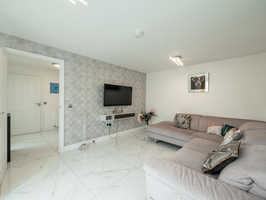 4 bedroom detached house to rent - Photo 1