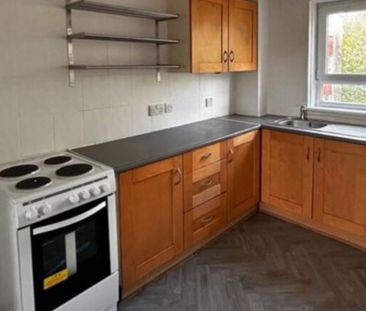 3 bedroom flat to rent - Photo 6
