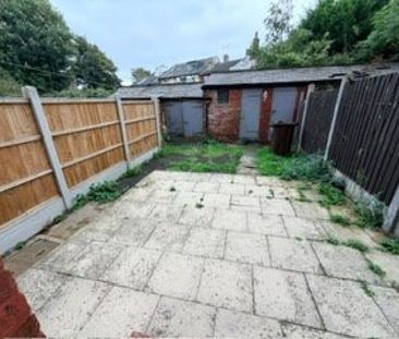 2 bed Terraced - To Let - Photo 6