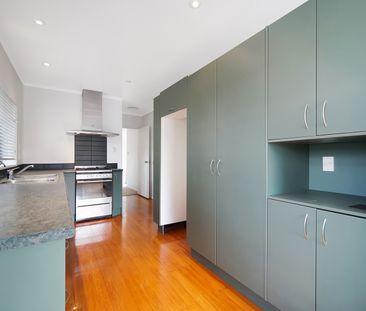 Stunning Family Home in Buckland Beach - Photo 5