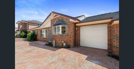 Three bedroom villa with sunny courtyard - Photo 5