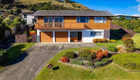 Large Family Home in Atawhai - Photo 2