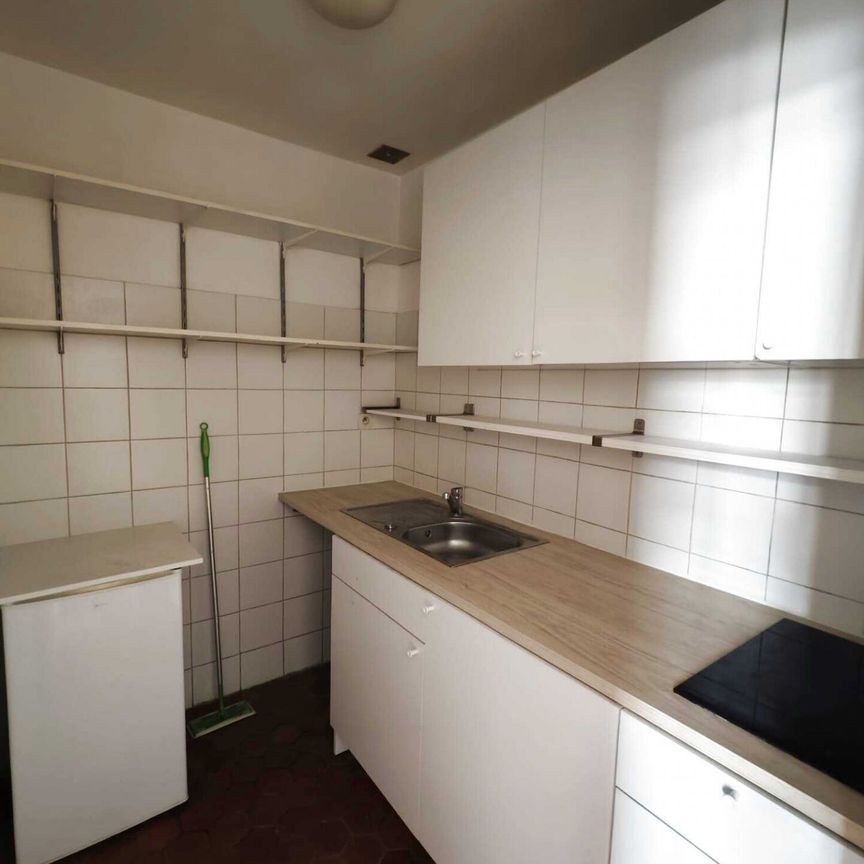 Appartement 2 pièces 38m2 MARSEILLE 8EME 650 euros - Photo 1