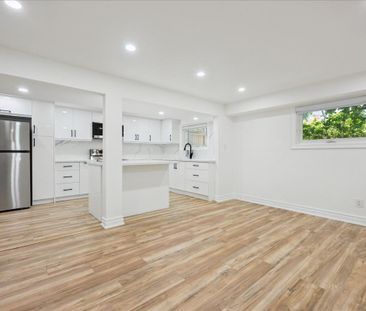 For Lease - 379 Bryant Crescent, Burlington, Ontario - Photo 1