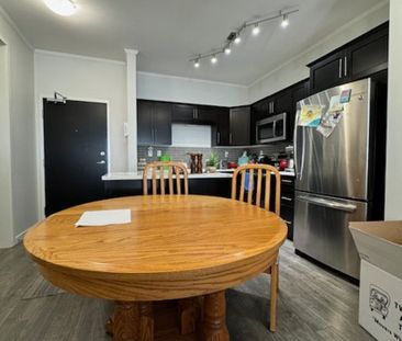 Top Floor 2 Bedroom Condo in Kensington - Photo 6