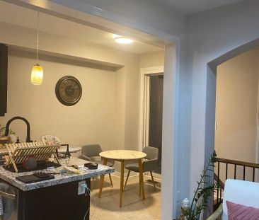 Condo Townhouse For Lease | W9234391 - Photo 5