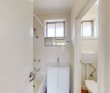 Stylish, Renovated Gem in the Heart of South Melbourne! - Photo 6