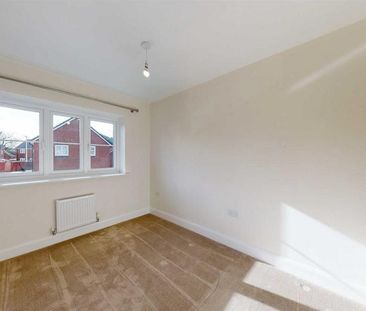 3 bedroom semi-detached house to rent - Photo 5