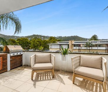 Furnished Coastal Living in the Heart of Newport - Photo 5