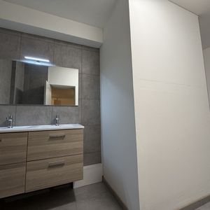 Location Appartement 2 pièces 60m² PONT D AIN 01160 - Photo 2