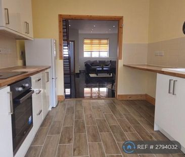 3 bedroom terraced house to rent - Photo 6