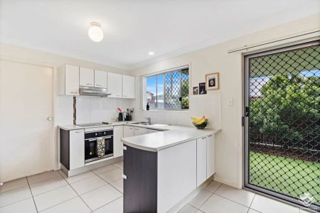 “Modern Townhouse 3 Bed 2.5 Bath” - Photo 5