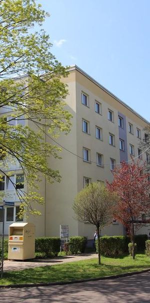 *in Sanierung * - 3 Zimmer mit Balkon - Photo 1