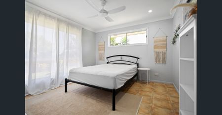 PARTIALLY FURNISHED COASTAL HOME - Photo 5