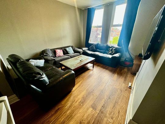 10 bedroom detached house to rent - Photo 1