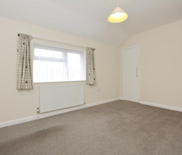 2 bedroom semi-detached house to rent - Photo 2