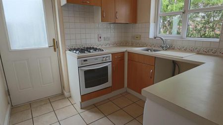 2 bedroom semi-detached bungalow to rent - Photo 4