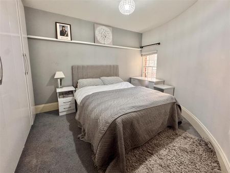 2 bedroom apartment to rent - Photo 4