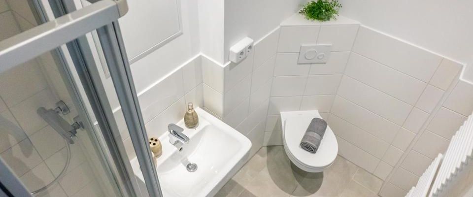 NEU sanierte 2-Raum-Wohnung mit Balkon - Foto 1