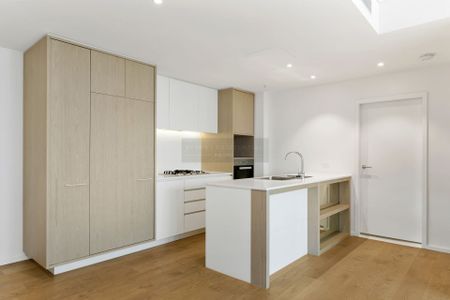 Two-Bedroom Apartment In "St Leon" Building - Photo 3