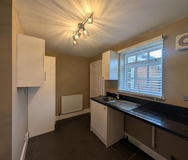 3 bedroom detached bungalow to rent - Photo 6