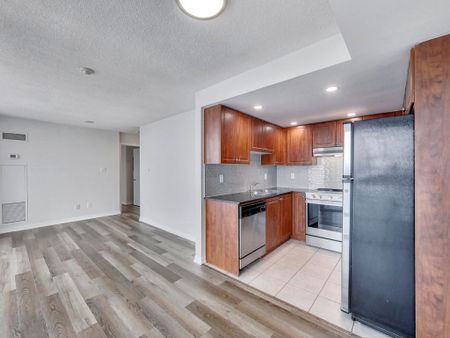 For Lease - 9 George Street Unit# 2204, Brampton, Ontario - Photo 5