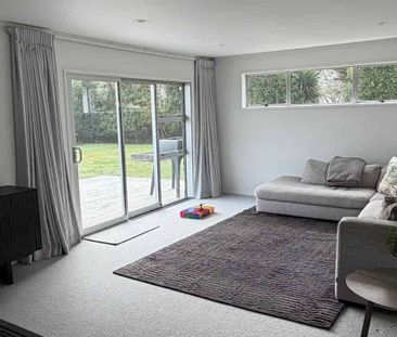 Fully Furnished Family Home with Pool - Photo 1